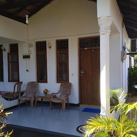 Aaliya Bay Hotell Arugam Bay Exteriör bild