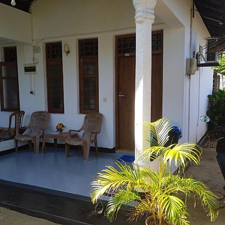 Aaliya Bay Hotell Arugam Bay Exteriör bild