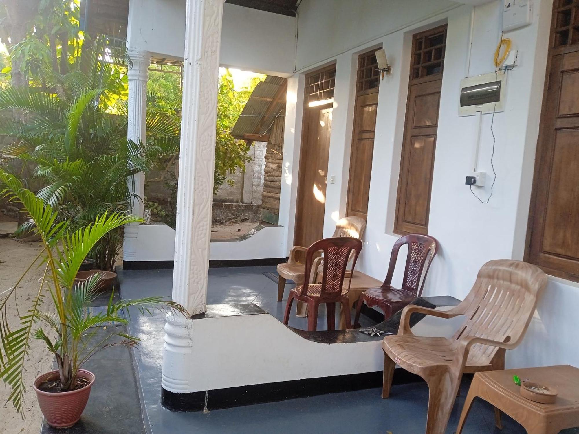 Aaliya Bay Hotell Arugam Bay Exteriör bild