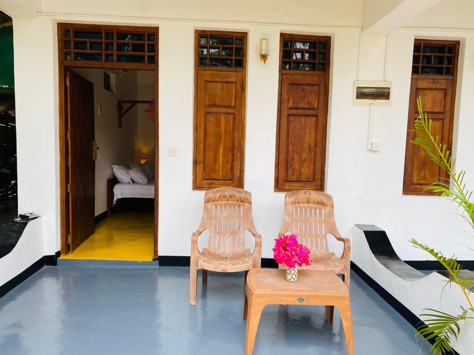 Aaliya Bay Hotell Arugam Bay Exteriör bild