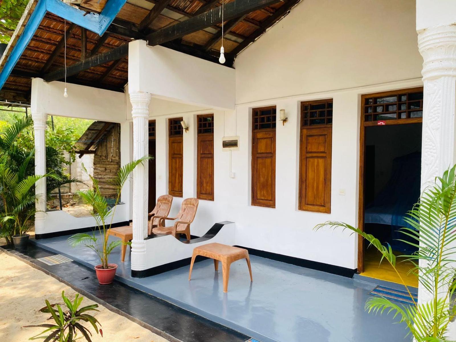 Aaliya Bay Hotell Arugam Bay Exteriör bild