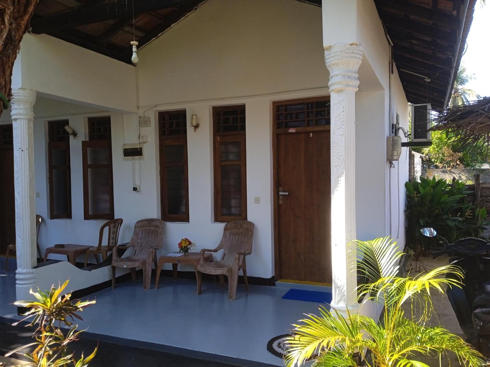 Aaliya Bay Hotell Arugam Bay Exteriör bild
