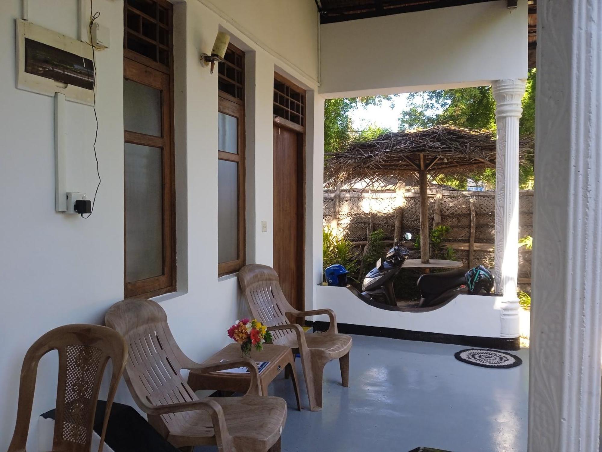 Aaliya Bay Hotell Arugam Bay Exteriör bild